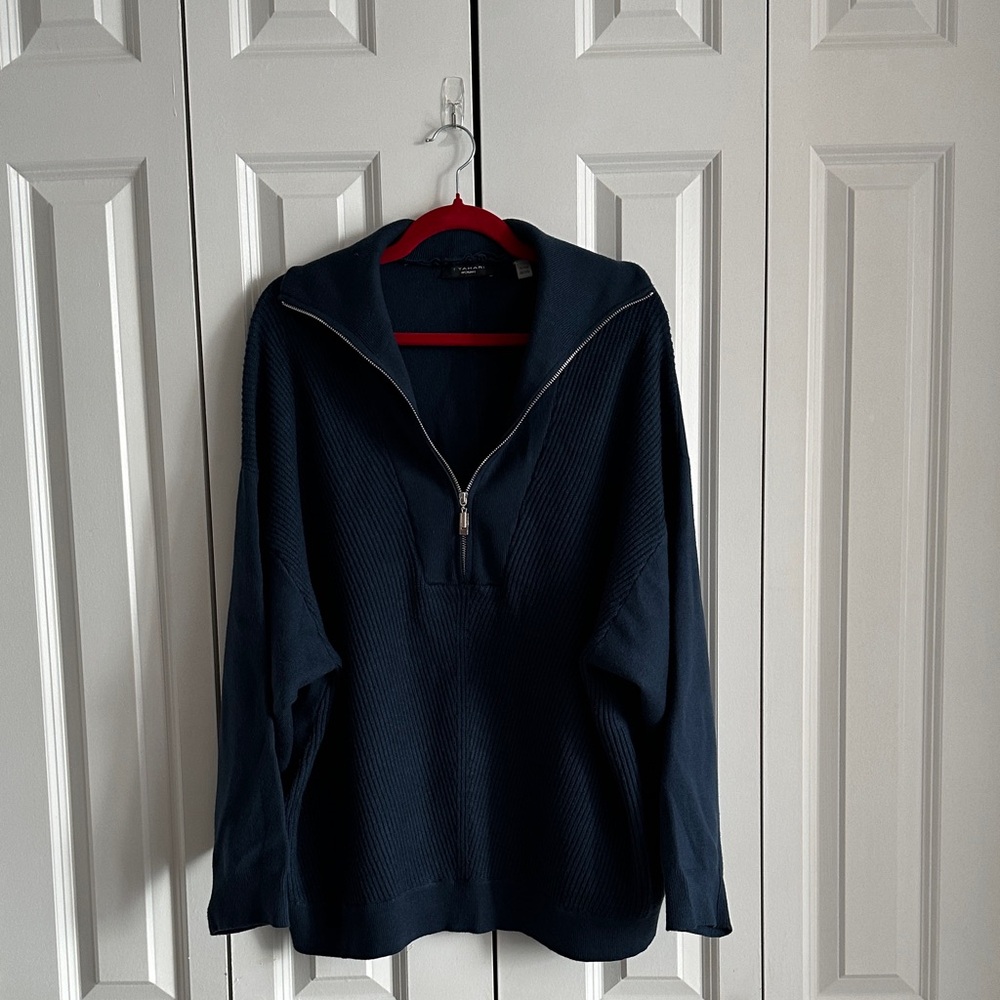 T Tahari Women's Navy V-Neck Sweater
